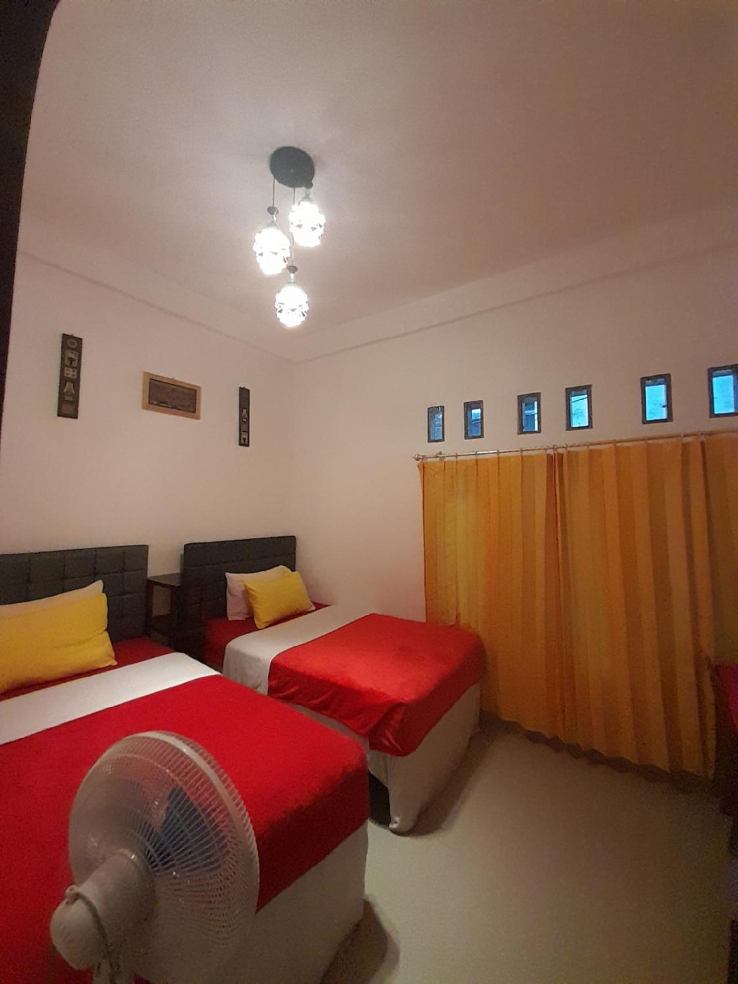 The Sanduk Homestay Rantepao Buitenkant foto